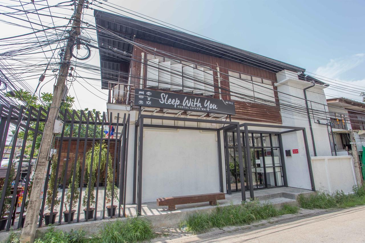 Sleep With You - Hatch Co-Living And Co-Working Space Chiang Mai Buitenkant foto