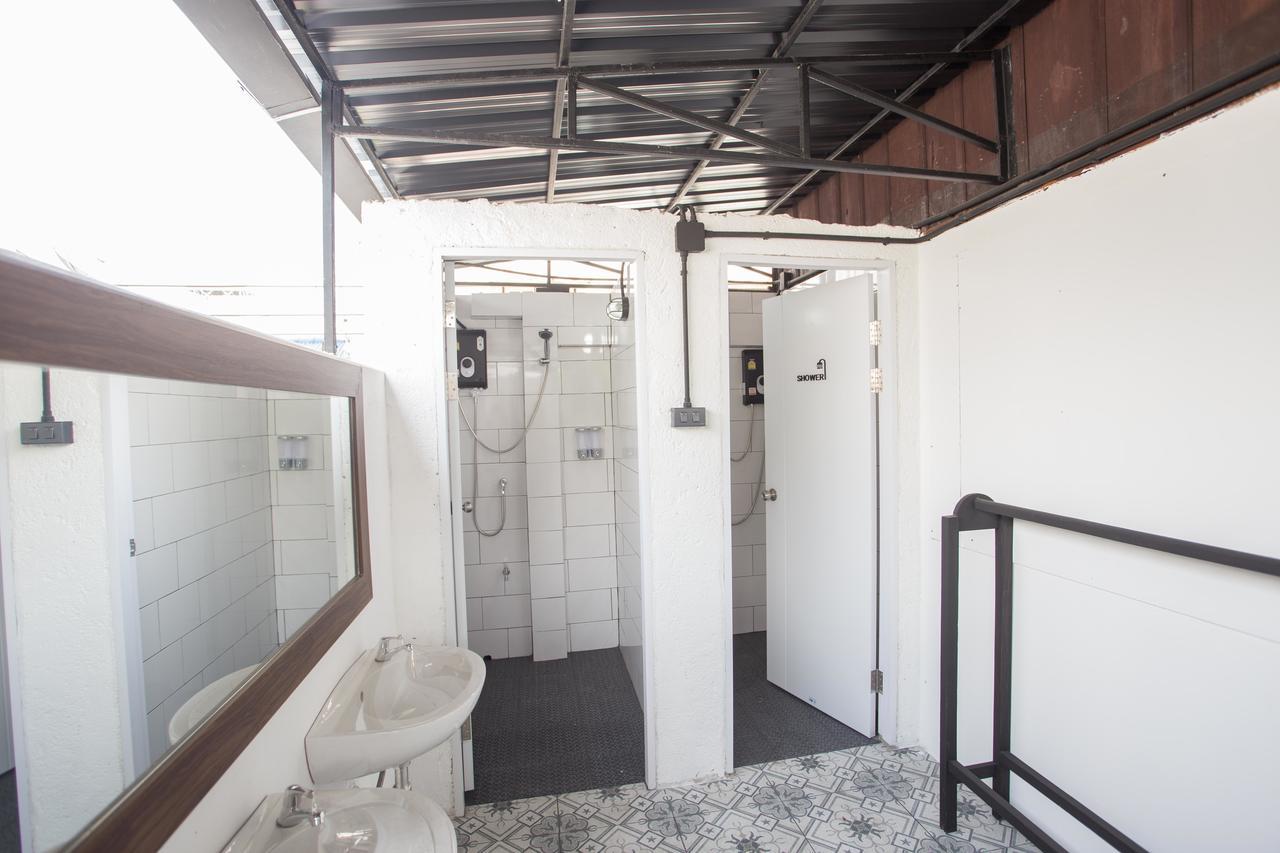 Sleep With You - Hatch Co-Living And Co-Working Space Chiang Mai Buitenkant foto
