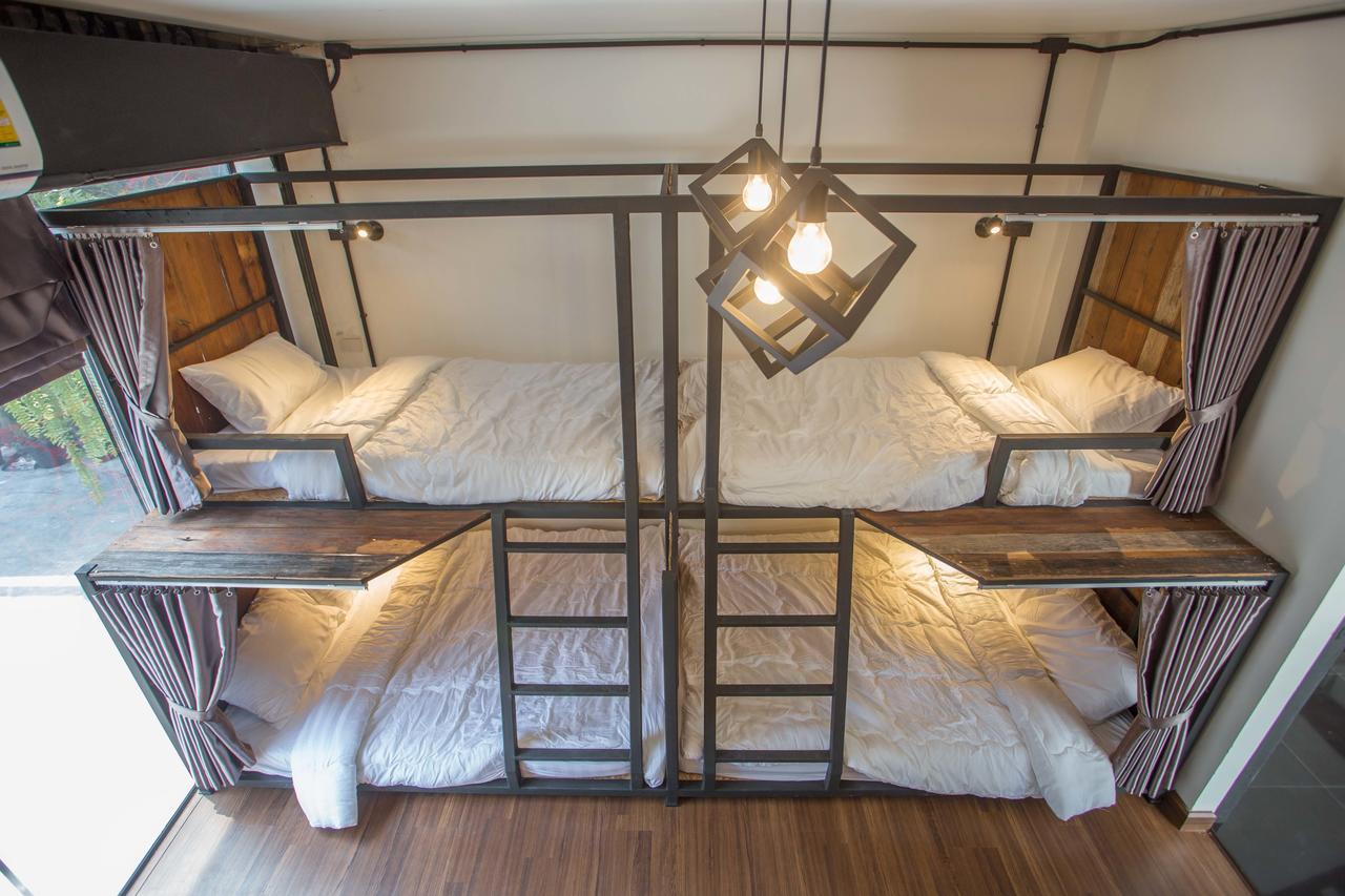 Sleep With You - Hatch Co-Living And Co-Working Space Chiang Mai Buitenkant foto