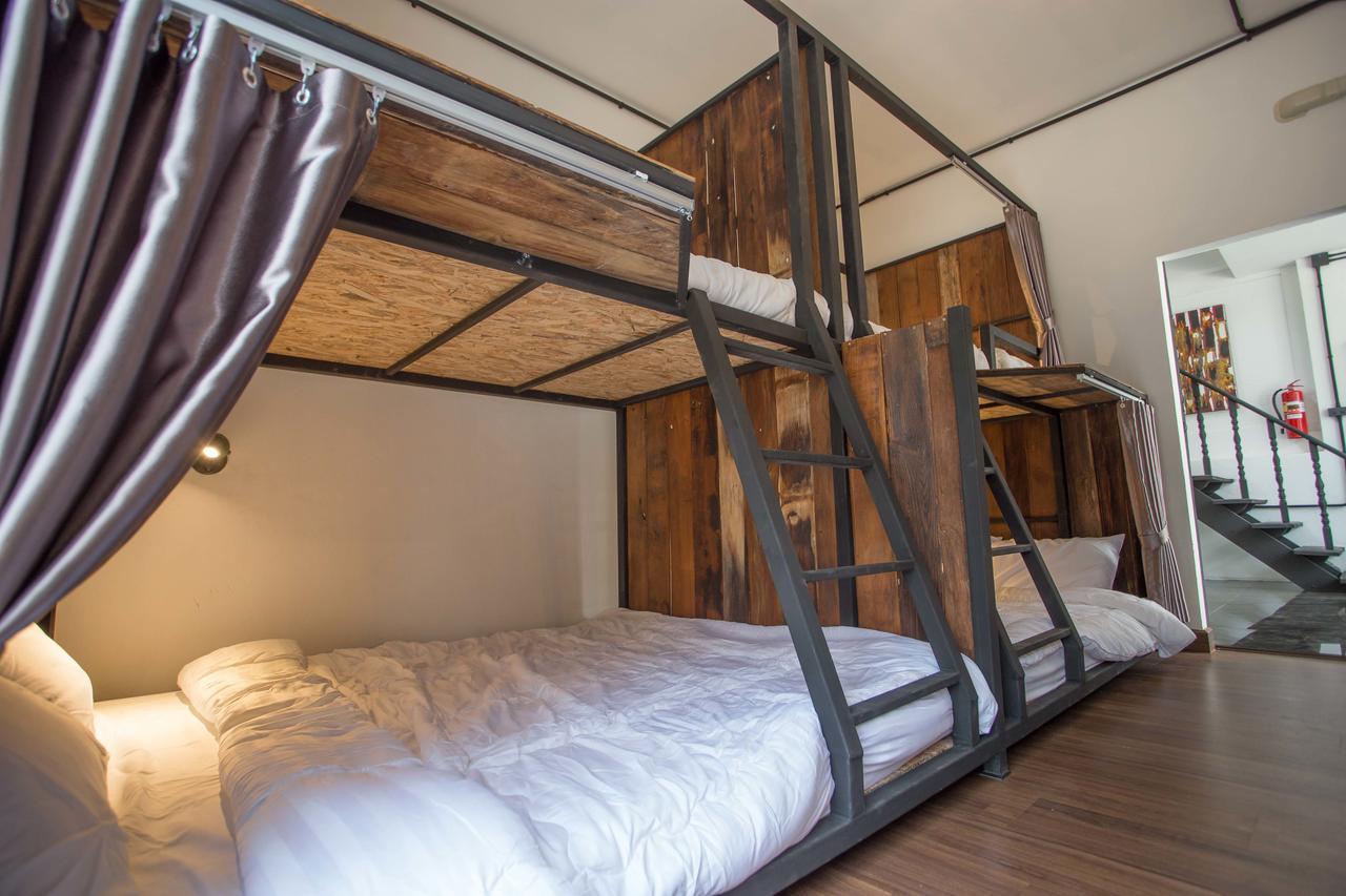 Sleep With You - Hatch Co-Living And Co-Working Space Chiang Mai Buitenkant foto