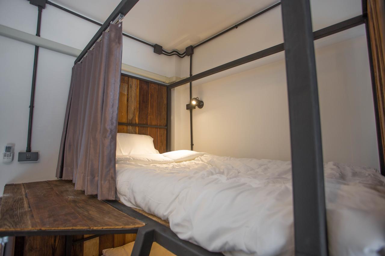 Sleep With You - Hatch Co-Living And Co-Working Space Chiang Mai Buitenkant foto