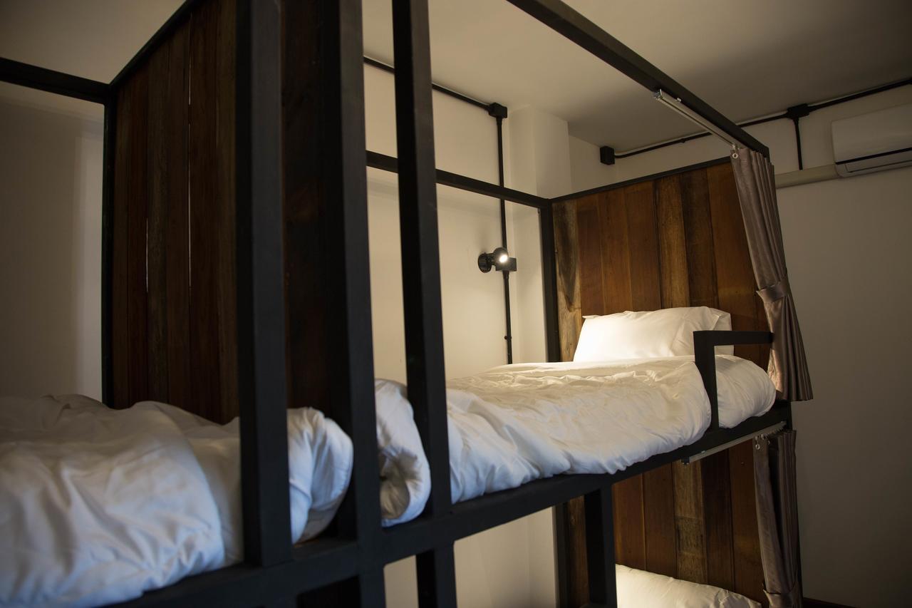 Sleep With You - Hatch Co-Living And Co-Working Space Chiang Mai Buitenkant foto