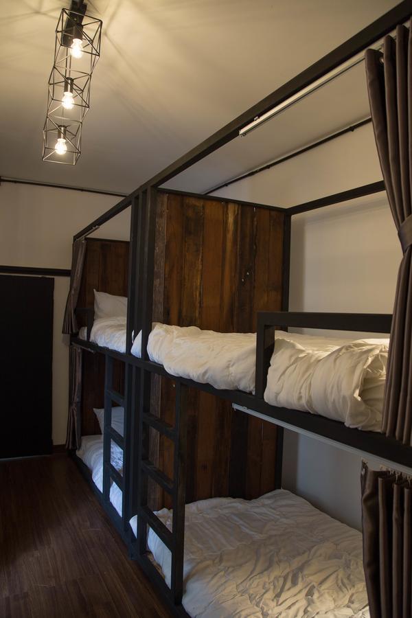 Sleep With You - Hatch Co-Living And Co-Working Space Chiang Mai Buitenkant foto