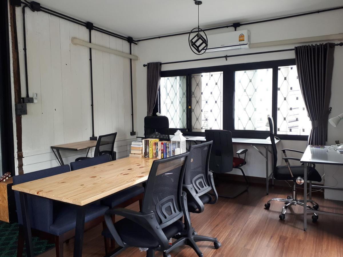 Sleep With You - Hatch Co-Living And Co-Working Space Chiang Mai Buitenkant foto